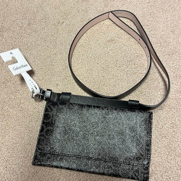 Calvin Klein Fanny Pack - Picture 1 of 7